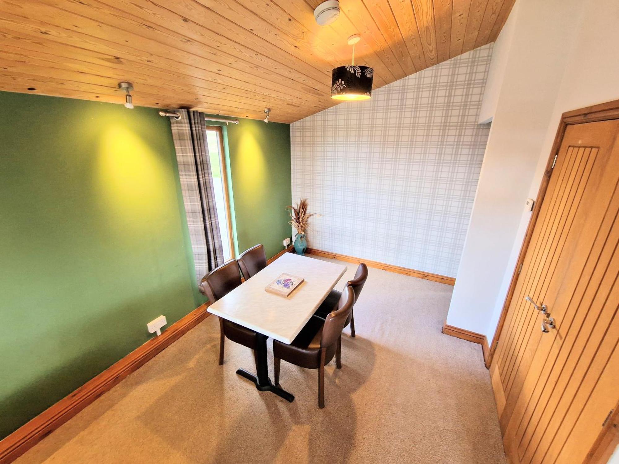Villa Ochil 8 With Private Hot Tub - Fife - Loch Leven - Lomond Hills Kelty Exterior foto