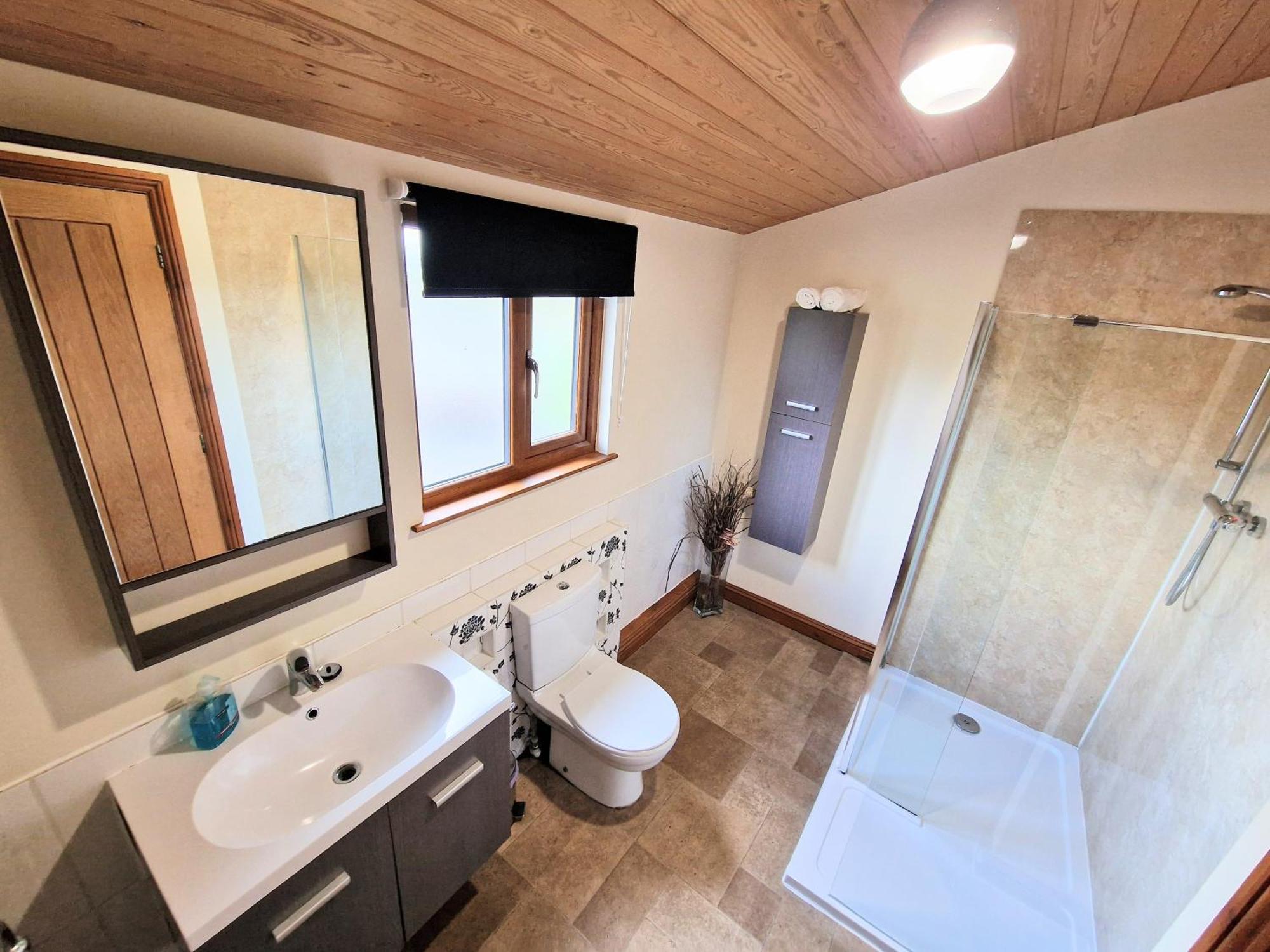 Villa Ochil 8 With Private Hot Tub - Fife - Loch Leven - Lomond Hills Kelty Exterior foto