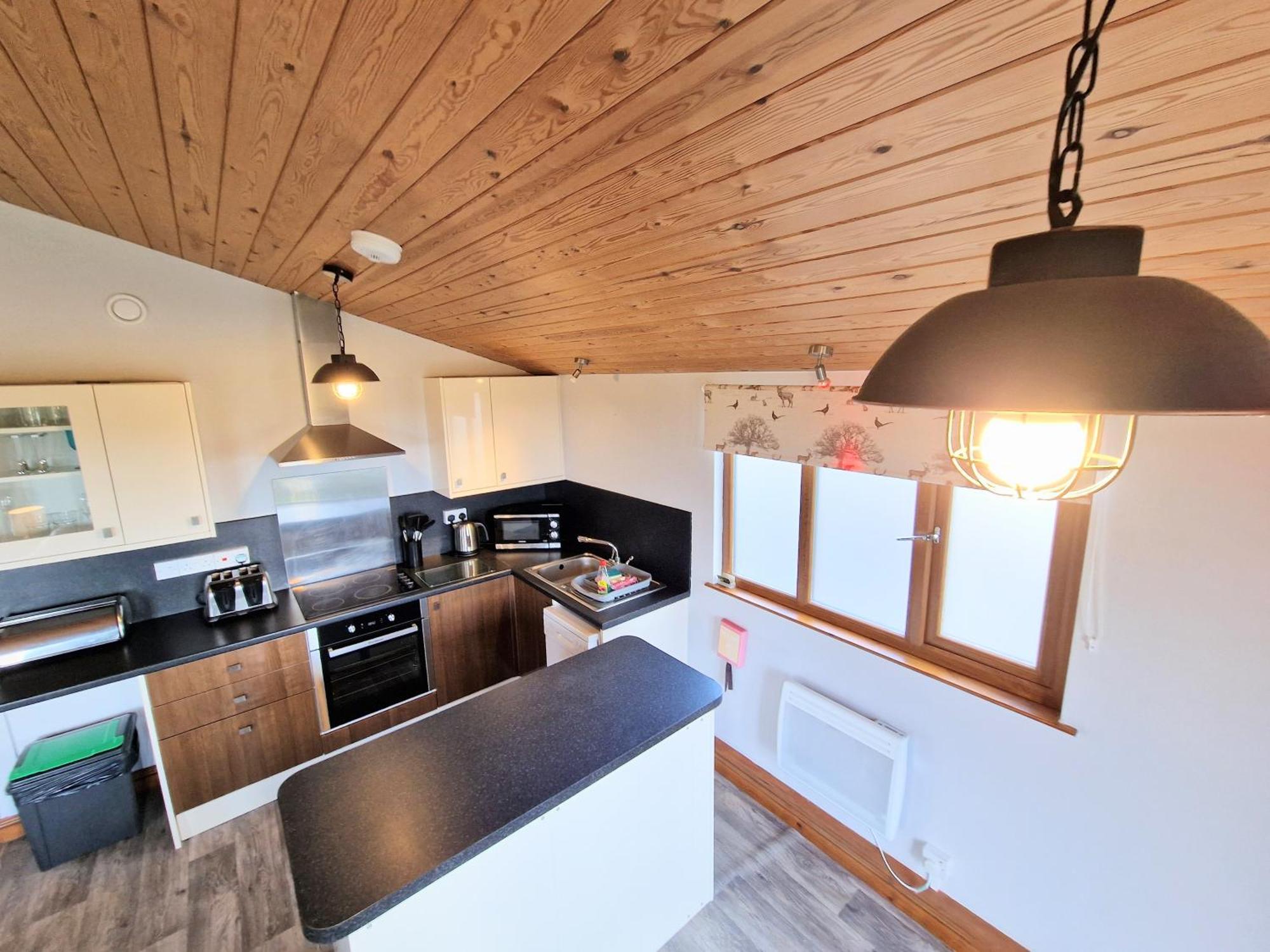 Villa Ochil 8 With Private Hot Tub - Fife - Loch Leven - Lomond Hills Kelty Exterior foto